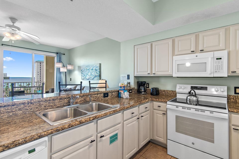Condo, 1 Queen Bed with Sofa bed (Ariel Dunes I 606) | Private kitchen | Oven, toaster