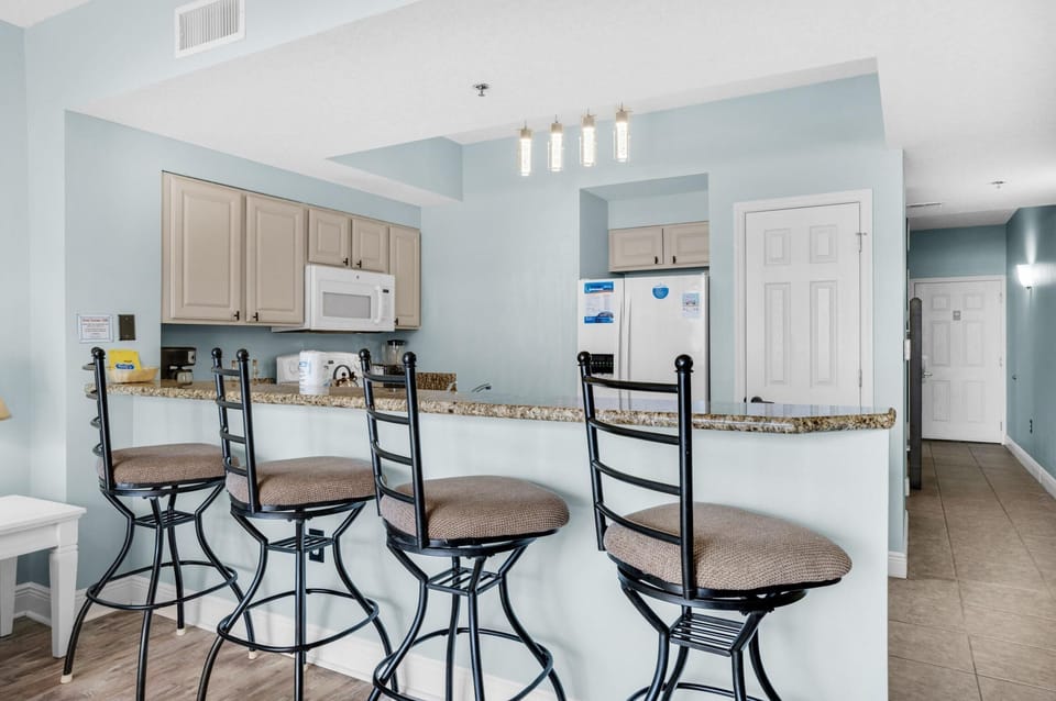 Condo, 1 Queen Bed with Sofa bed (Ariel Dunes I 606) | Private kitchen | Oven, toaster