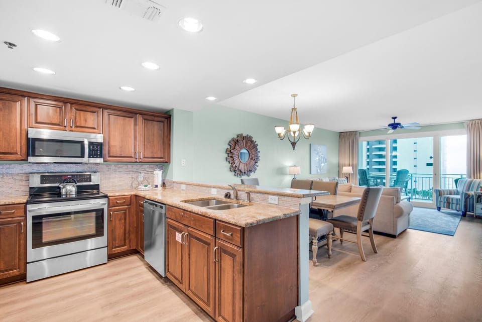 Condo, Multiple Beds (Sterling Shores 502) | Private kitchen | Oven, toaster