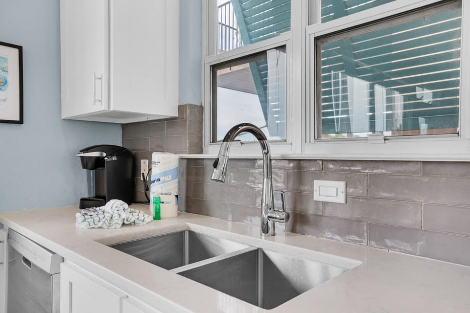 House, Multiple Beds (Destiny Beach Villas #20A&B) | Private kitchen | Oven, toaster