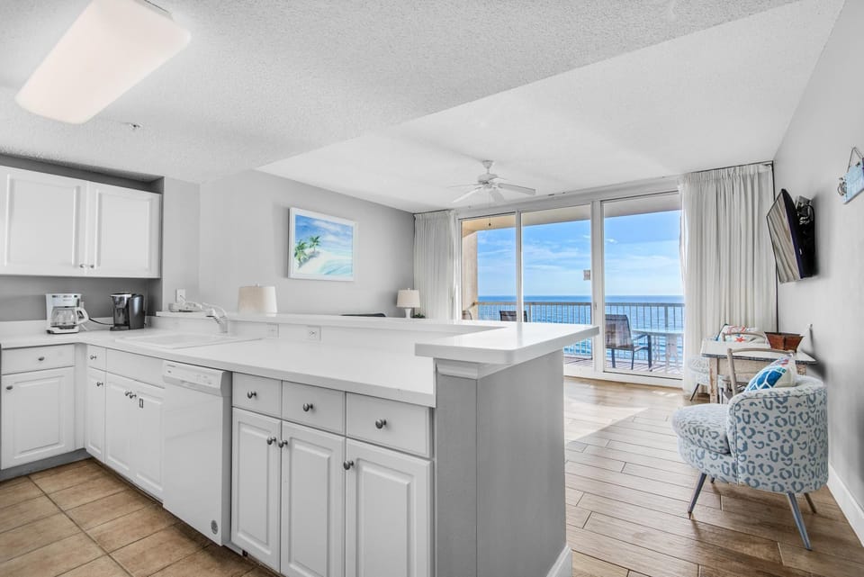 Condo, Multiple Beds (Majestic Beach Towers 1-1210) | Private kitchen | Oven, toaster