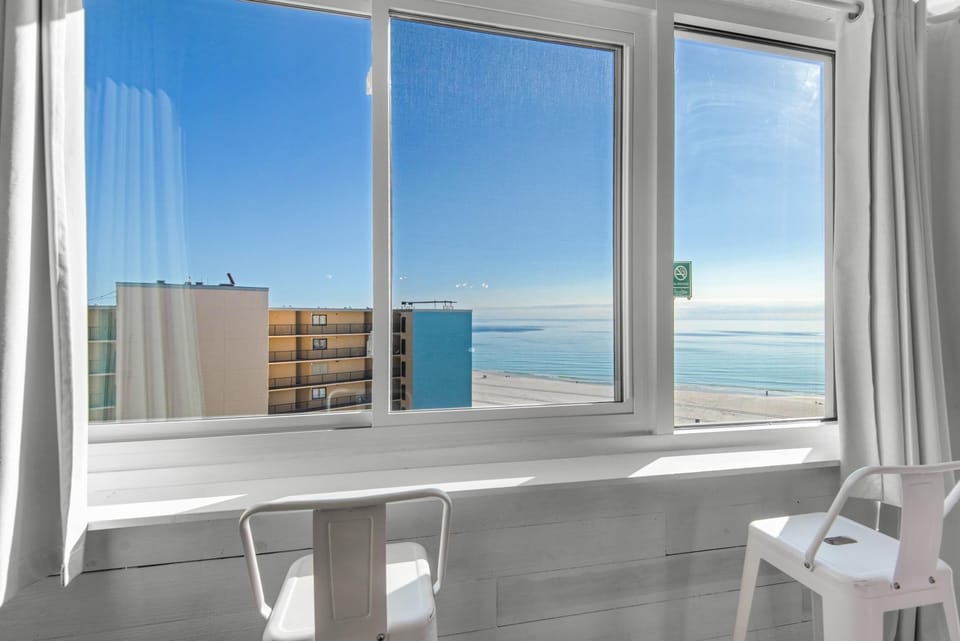 Studio, 2 Queen Beds (Top of the Gulf 807) | Interior