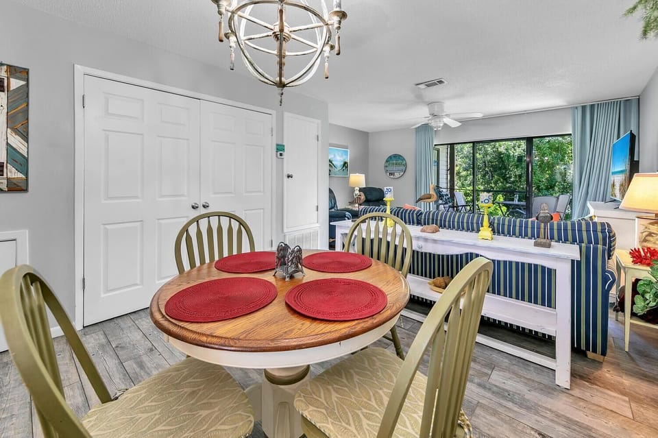 House, Multiple Beds (Portside K5) | Dining