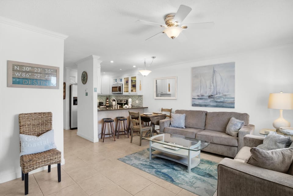 Condo, 1 Queen Bed with Sofa bed (Sandprints B3 - Miramar Sands) | Living area | TV