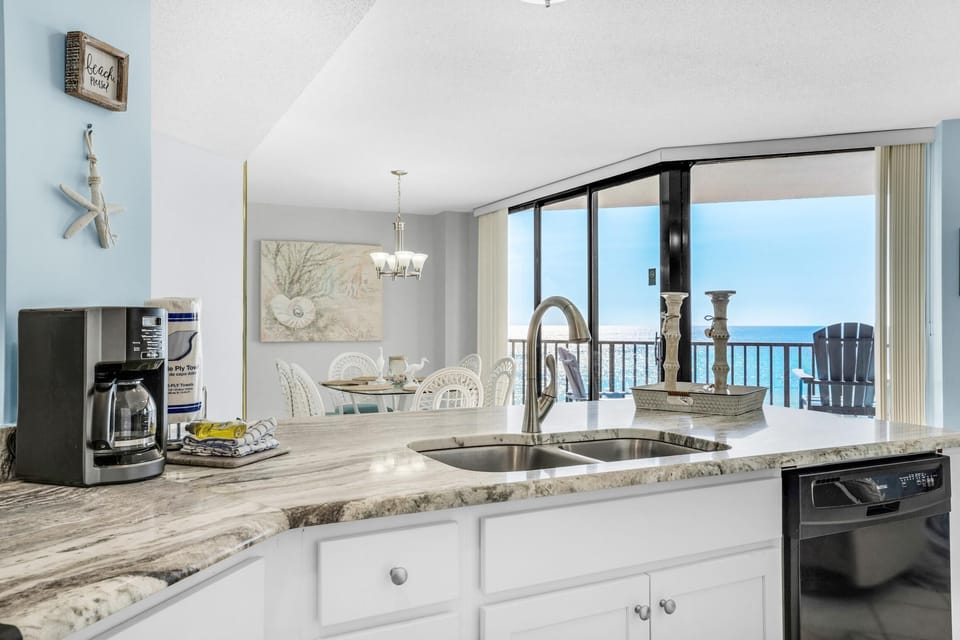 Condo, 1 King Bed with Sofa bed (Aquavista 404W) | Private kitchen | Oven, toaster