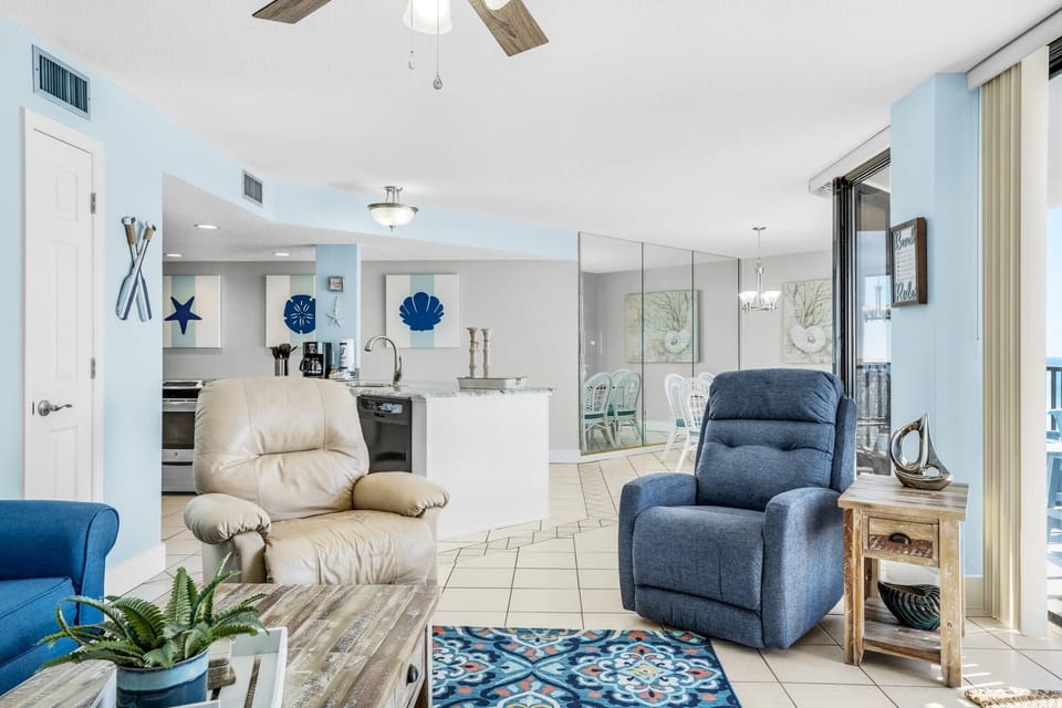 Condo, 1 King Bed with Sofa bed (Aquavista 404W) | Interior