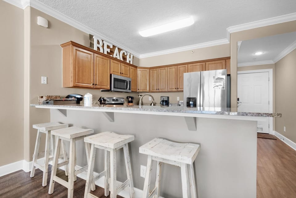 Condo, Multiple Beds (Ocean Villa 803) | Private kitchen | Oven, toaster