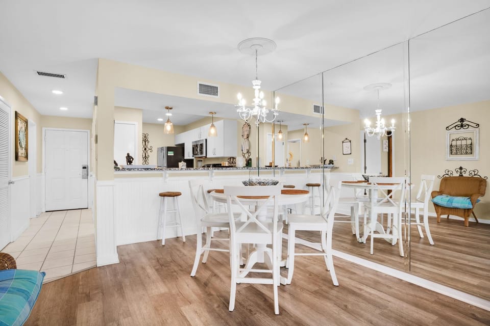 Condo, Multiple Beds (Edgewater Golf Villa 2010) | Dining
