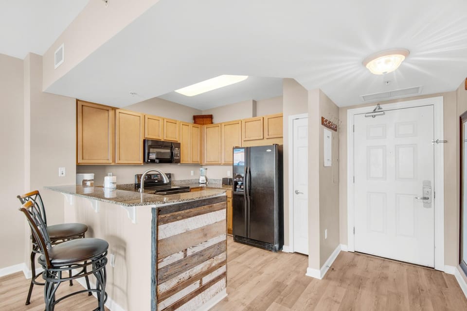 Condo, 1 King Bed with Sofa bed (Palms Resort #2812 Jr. 2BR-Sunset Dre) | Private kitchen | Oven, toaster