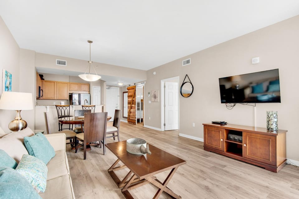 Condo, 1 King Bed with Sofa bed (Palms Resort #2812 Jr. 2BR-Sunset Dre) | Living area | TV