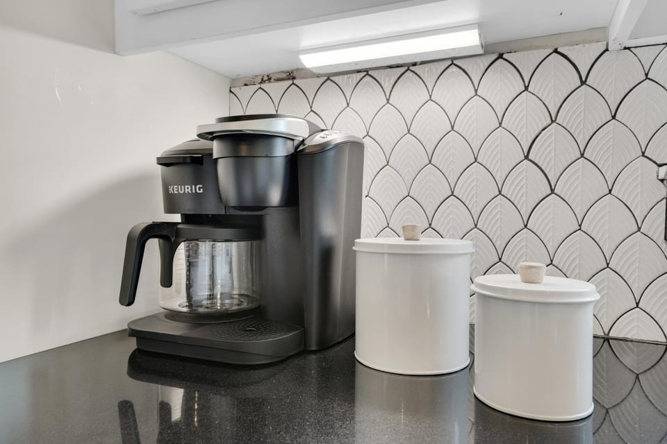 House, Multiple Beds (Moonlight Cottage) | Coffee and/or coffee maker