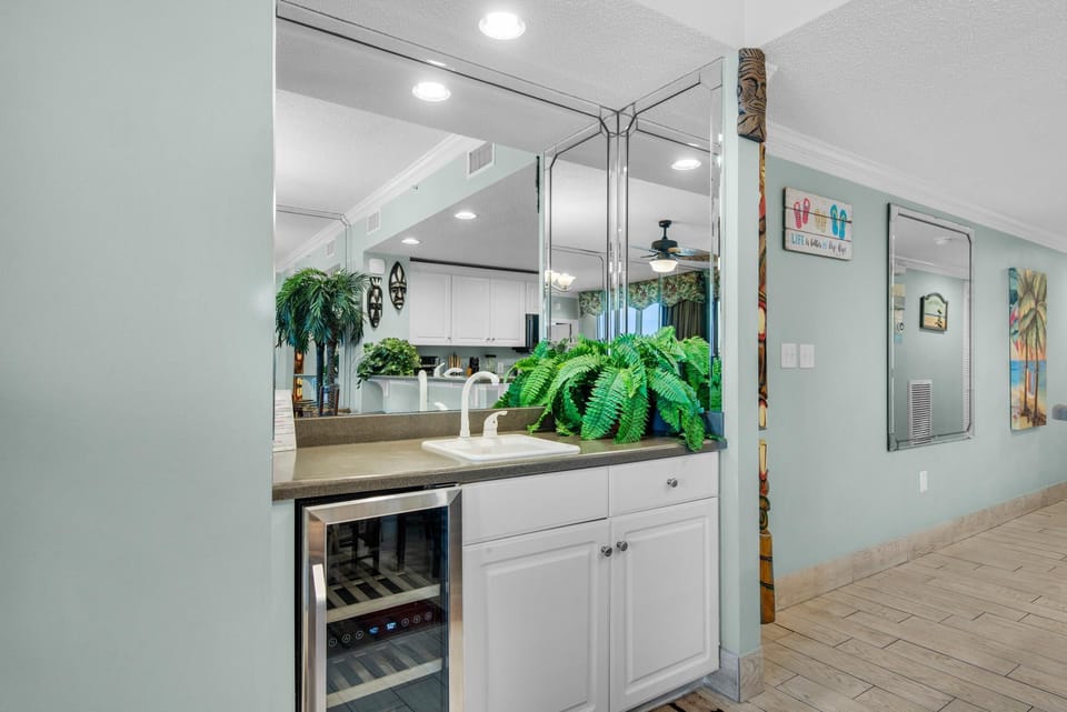 Condo, Multiple Beds (Majestic Beach Towers 2-1305) | Interior