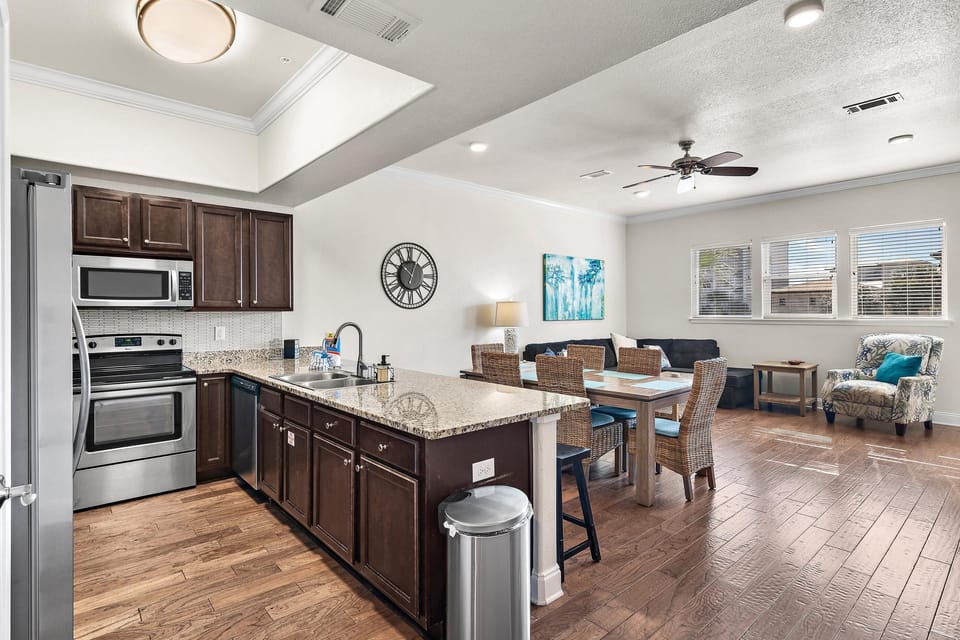 Condo, Multiple Beds (Alerio C202) | Private kitchen | Oven, toaster