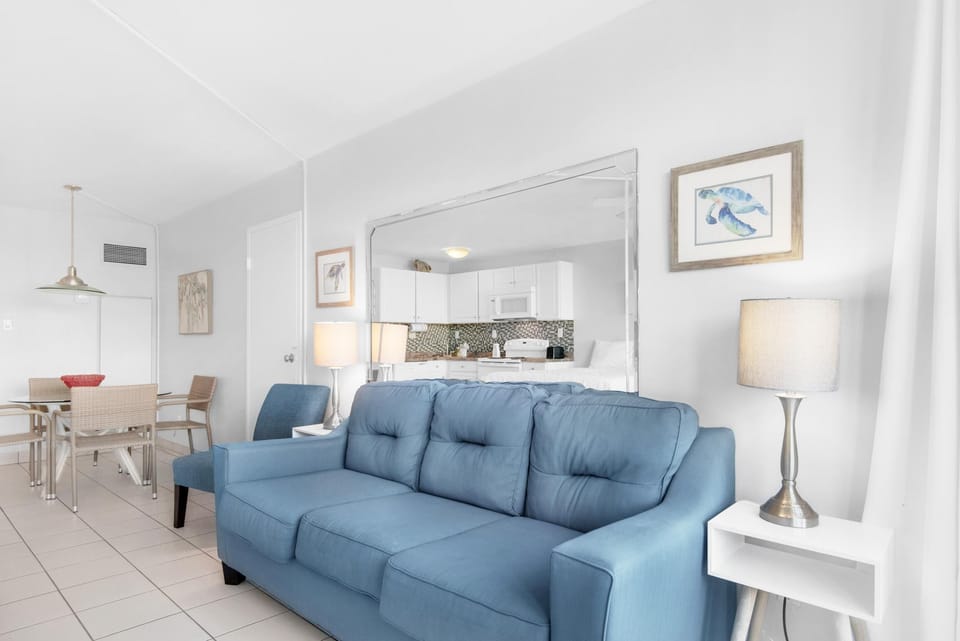 Studio, 2 Queen Beds (Top of the Gulf 208) | Living area | TV