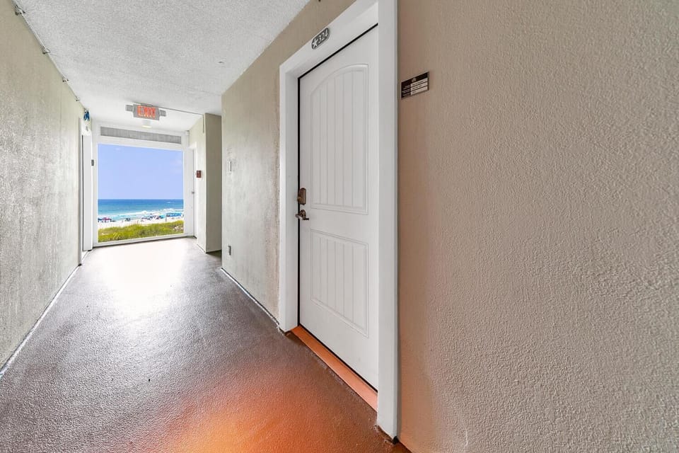Studio, 2 Queen Beds (Top of the Gulf 324) | Interior