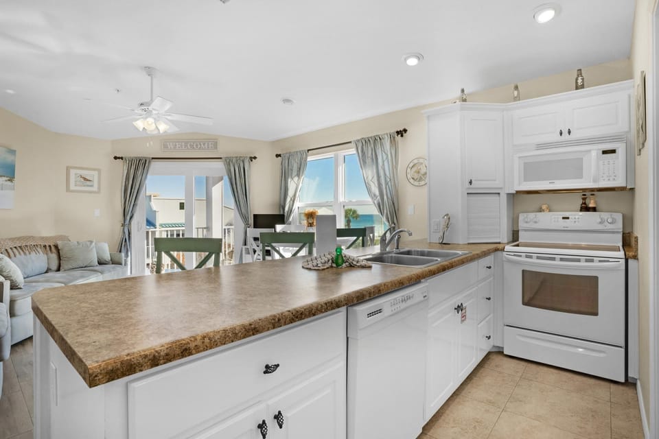 Condo, Multiple Beds (Gulfview II 311) | Private kitchen | Oven, toaster