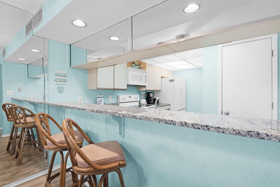 Condo, Multiple Beds (Edgewater Golf Villa 2110) | Private kitchen | Oven, toaster