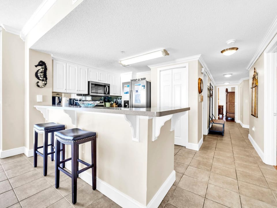 Condo, Multiple Beds (Majestic Beach Towers 1-1701) | Private kitchen | Oven, toaster