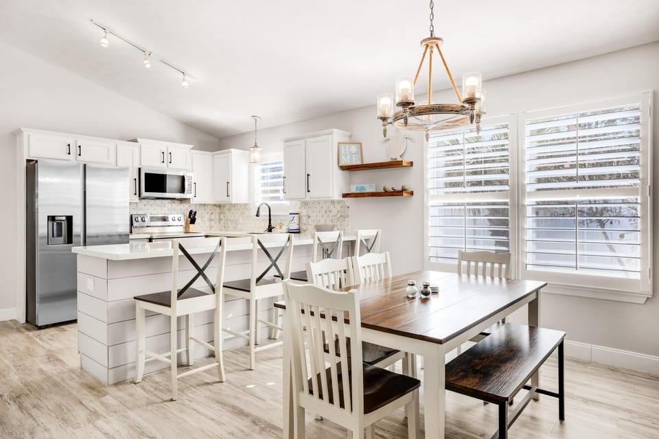 House, Multiple Beds (The Sand Castle) | Dining