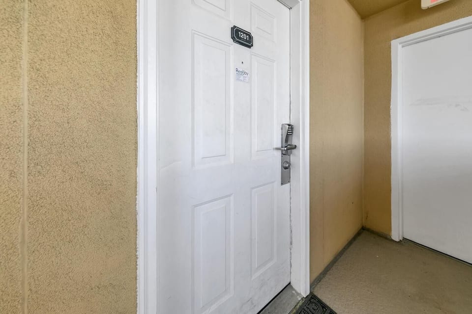 Condo, Multiple Beds (Emerald Isle Resort 1201) | Interior
