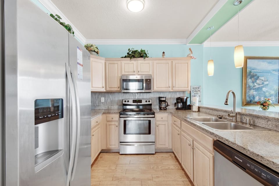Condo, Multiple Beds (Emerald Isle Resort 1201) | Private kitchen | Oven, toaster