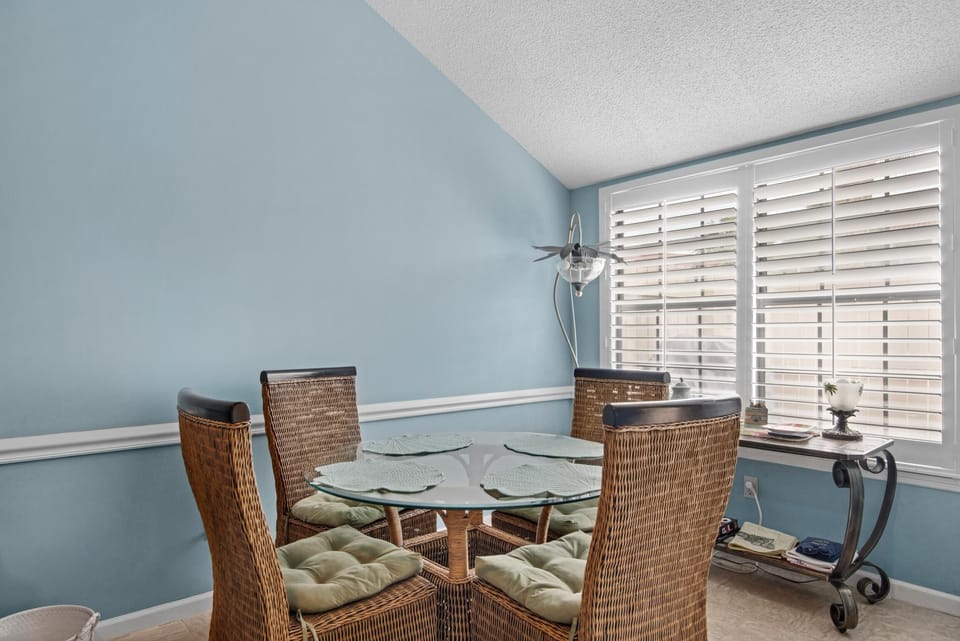 House, Multiple Beds (Horizon South 51B) | Dining