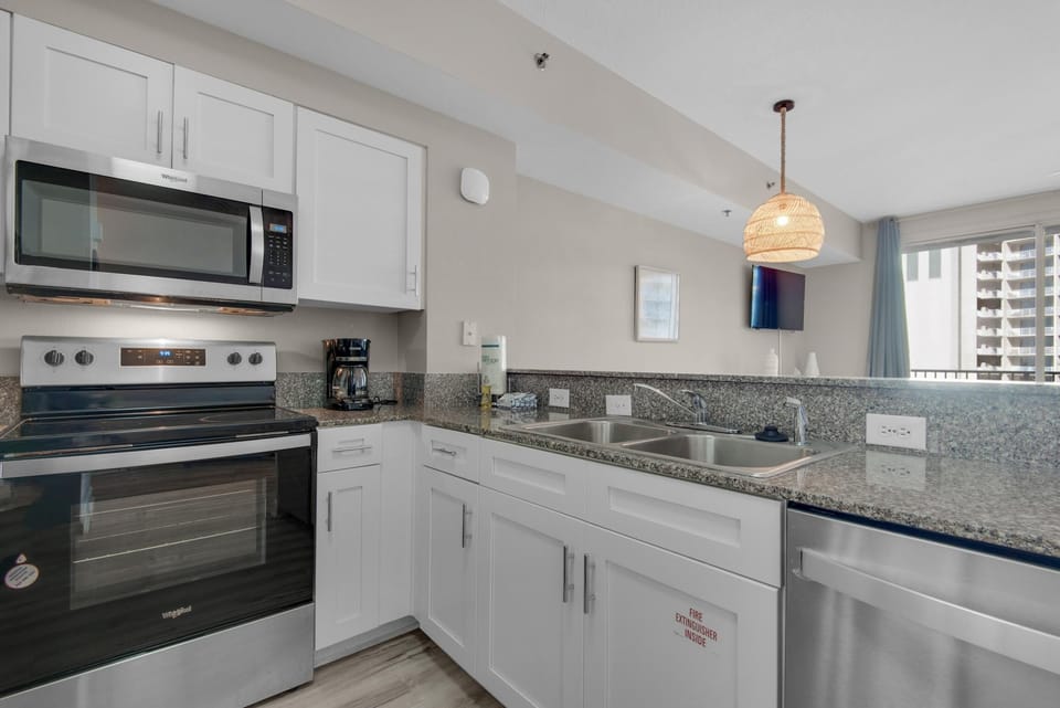 Condo, 1 King Bed with Sofa bed (Shores of Panama 426) | Private kitchen | Oven, toaster