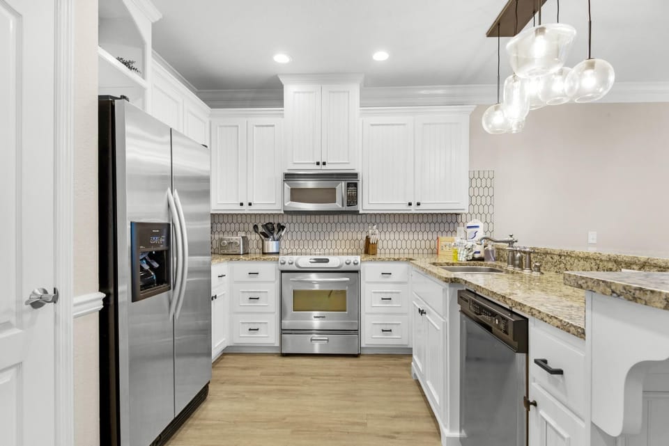 House, Multiple Beds (Bella Costa 160- Sandy Feet Retreat) | Private kitchen | Oven, toaster