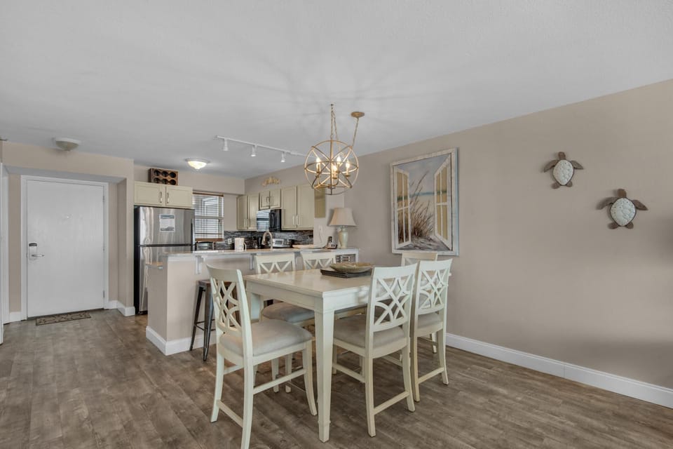 Condo, 1 King Bed with Sofa bed (Magnolia House #510- Gone Gulfin') | Dining