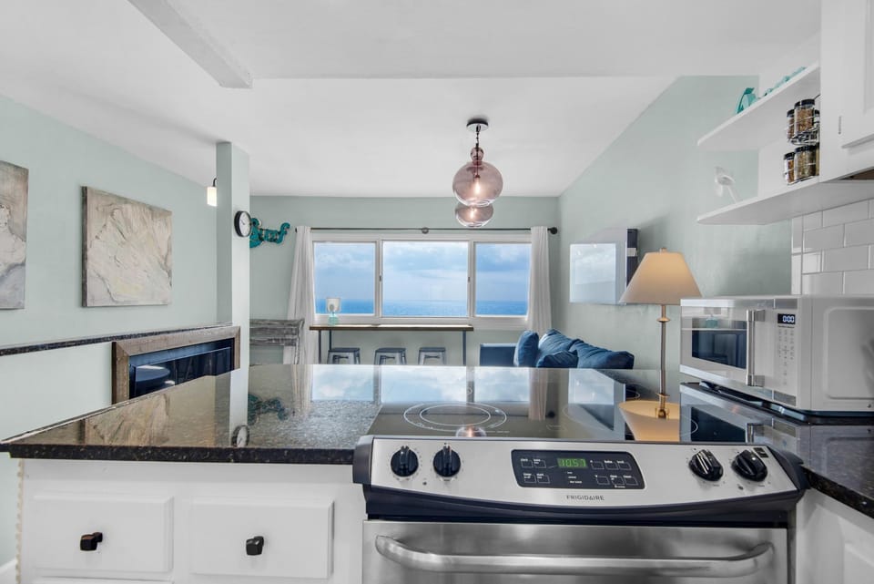 Condo, Multiple Beds (Pinnacle Port A-910) | Private kitchen | Oven, toaster