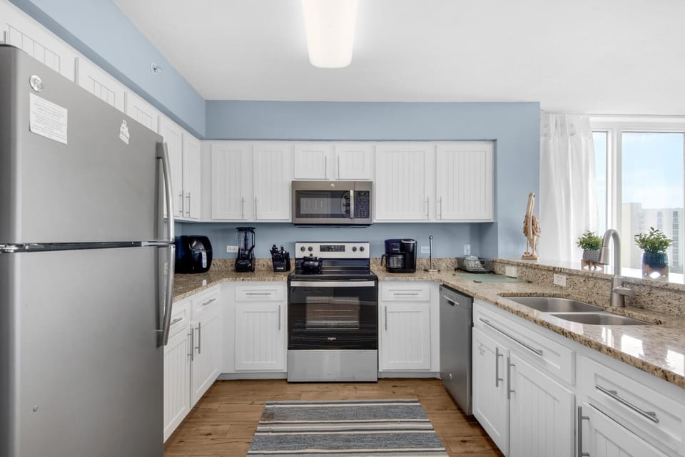 Condo, Multiple Beds (Pelican Beach Terrace 807) | Private kitchen | Oven, toaster
