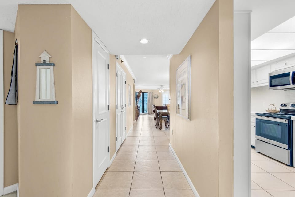 Condo, 1 King Bed with Sofa bed (Inlet Reef 318) | Private kitchen | Oven, toaster