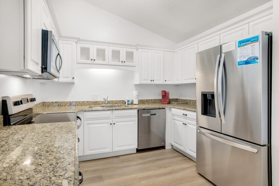 Condo, Multiple Beds (Chateau La Mer II #103- Dreamland Des) | Private kitchen | Oven, toaster