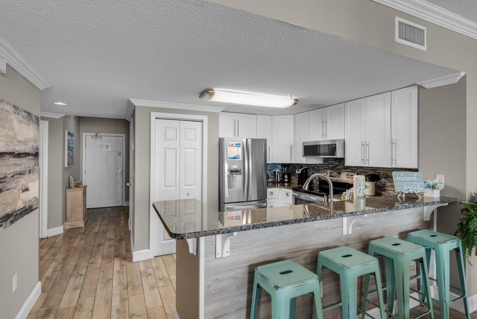 Condo, Multiple Beds (Majestic Beach Towers 1-1804) | Private kitchen | Oven, toaster