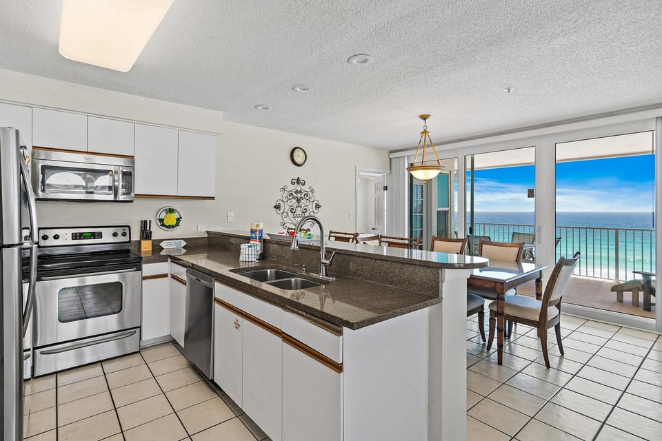 Condo, Multiple Beds (The Palms #601) | Private kitchen | Oven, toaster