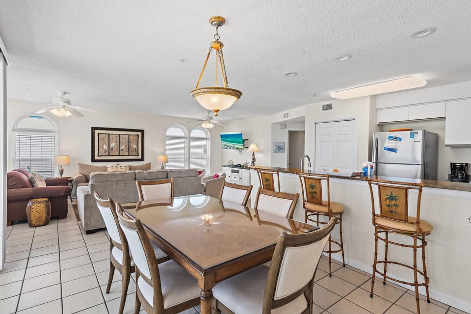 Condo, Multiple Beds (The Palms #601) | Dining