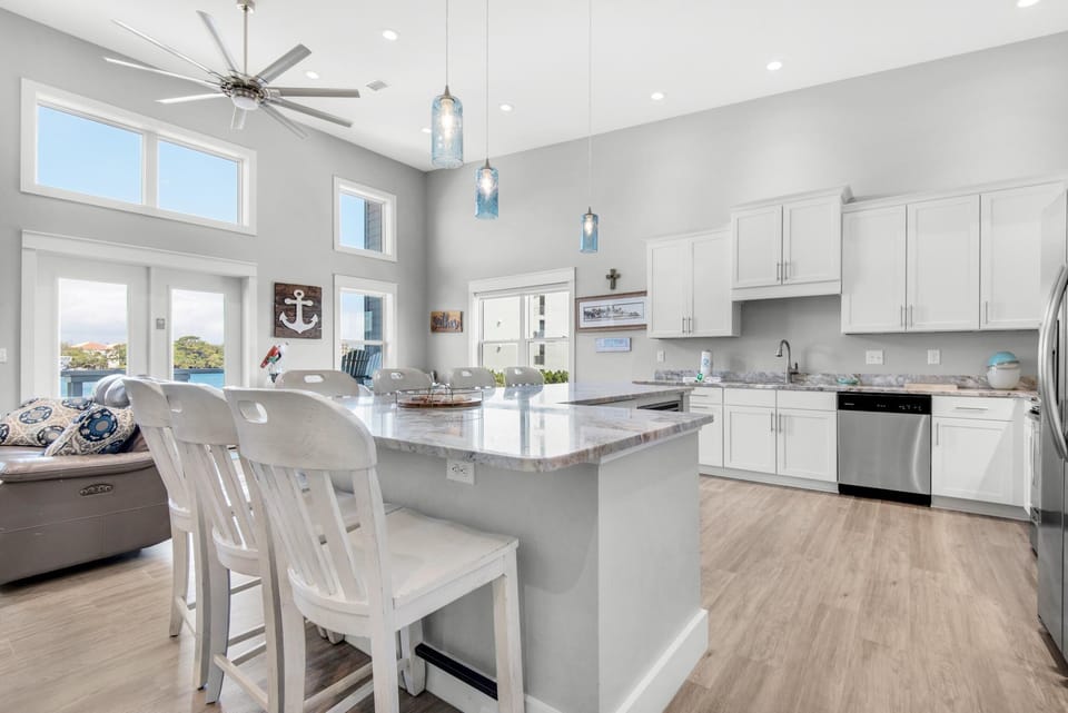 House, Multiple Beds (Pelican at Sound Side) | Private kitchen | Oven, toaster