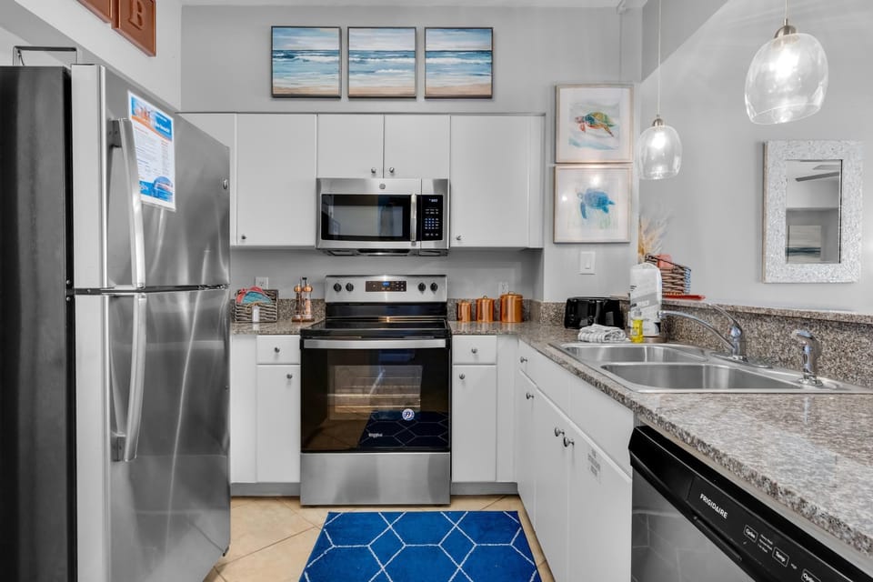 Condo, 1 King Bed with Sofa bed (Shores of Panama 1117) | Private kitchen | Oven, toaster