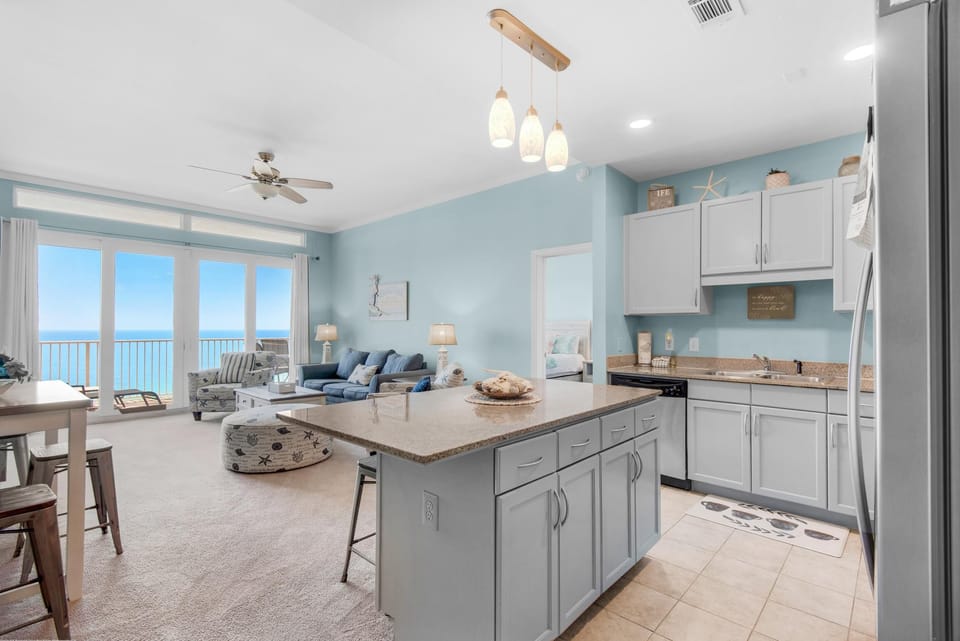 Condo, Multiple Beds (Laketown Wharf Penthouse 2026) | Private kitchen | Oven, toaster