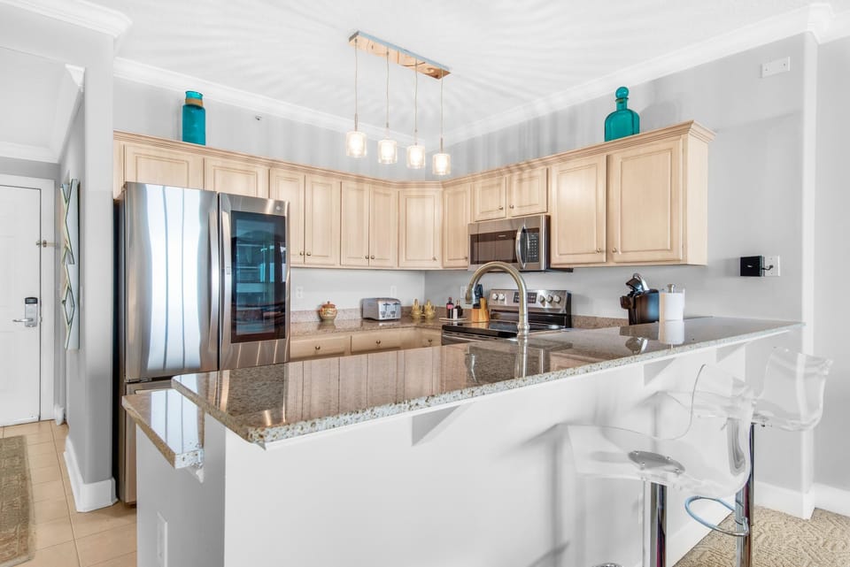 Condo, Multiple Beds (Emerald Isle Resort 1903) | Private kitchen | Oven, toaster