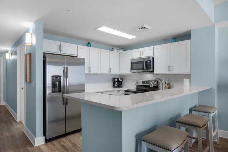 Condo, 1 King Bed with Sofa bed (Calypso 3-708) | Private kitchen | Oven, toaster