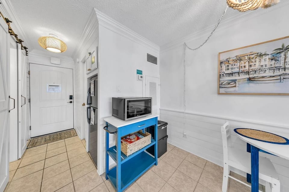 Studio, 1 Queen Bed (Top of the Gulf 808- Gulf Coast Getaw) | Interior
