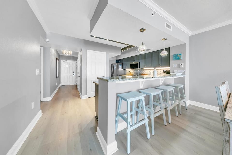 Condo, Multiple Beds (Emerald Beach 1036 - Turquoise Turtle) | Private kitchen | Oven, toaster