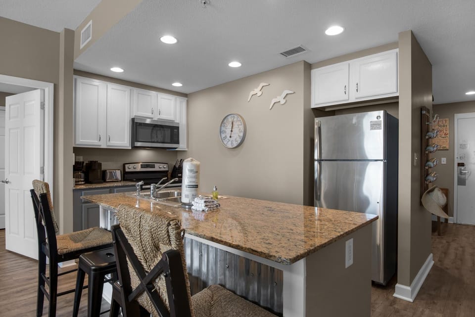 Condo, Multiple Beds (Sterling Reef 1704) | Private kitchen | Oven, toaster