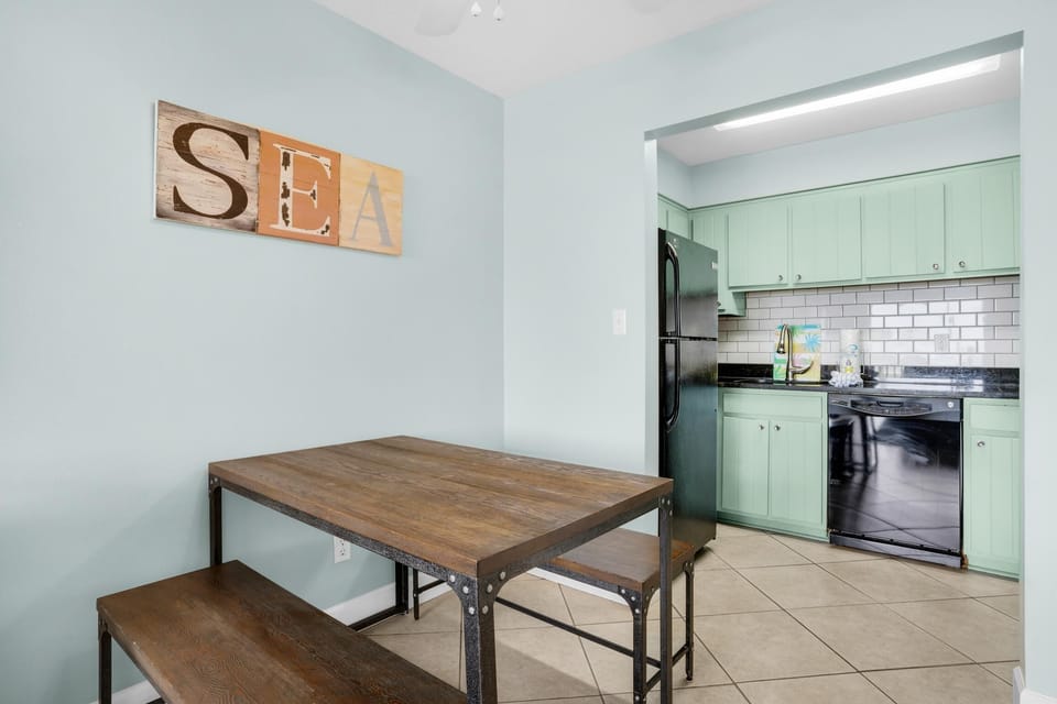 Condo, Multiple Beds (Endless Summer A21) | Dining