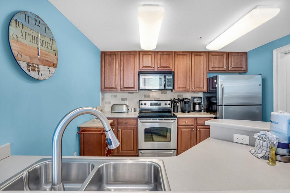Condo, Multiple Beds (Seychelles 1601) | Private kitchen | Oven, toaster