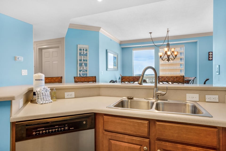 Condo, Multiple Beds (Seychelles 1601) | Private kitchen | Oven, toaster