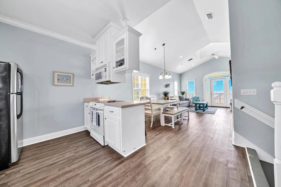 House, Multiple Beds (Summer Towne Cottages #8 - Sea-Queste) | Interior