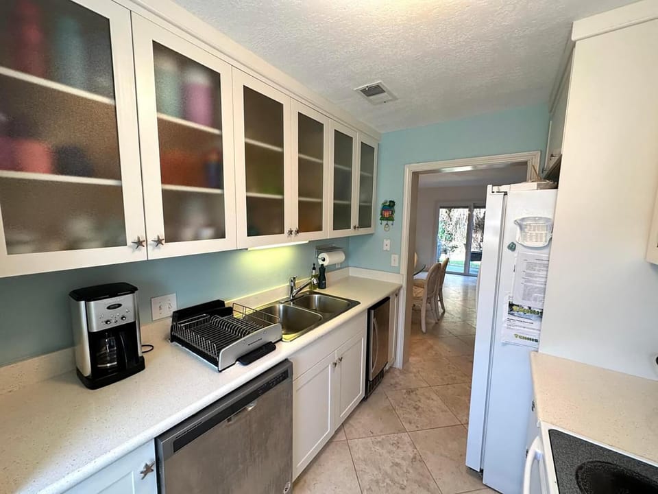 House, Multiple Beds (SouthBay by the Gulf #81) | Private kitchen | Oven, toaster