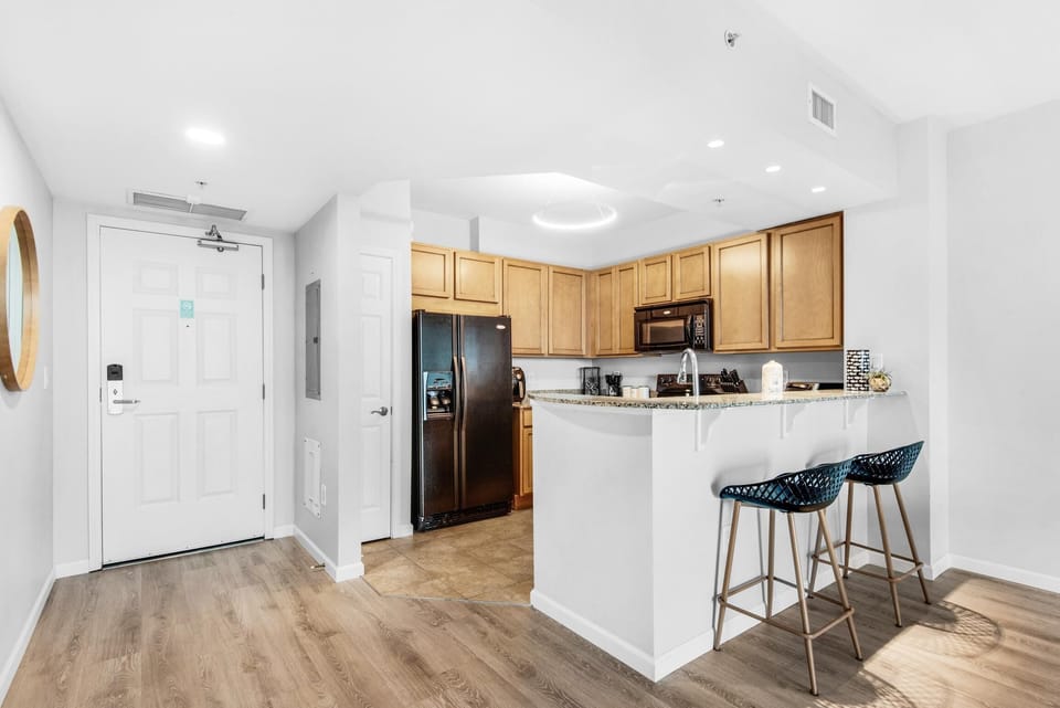 Condo, 1 King Bed with Sofa bed (Palms Resort #1512 Jr 2BR) | Private kitchen